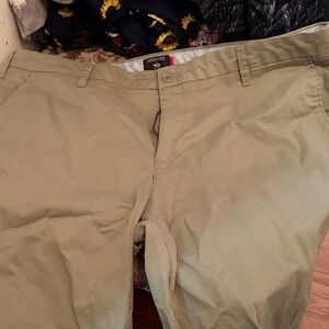 Dockers Men's Tan shorts